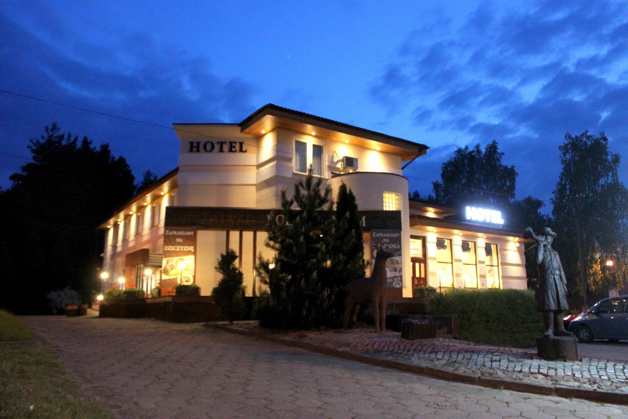 Hotel Pod Jeleniem Tuchola Exteriör bild